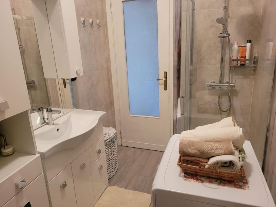 Bilocale: 5 Minuti Dall'Ariston Sanremo Exteriör bild